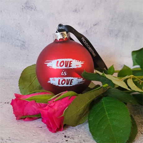 Juletrekule: LOVE IS LOVE